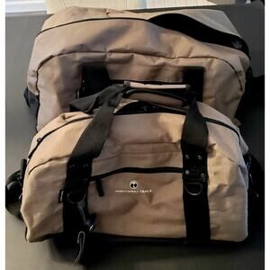 Northwest Trails Pair Of 2 Large Duffel Bags ,20” & 16" Skyway Luggage EUC